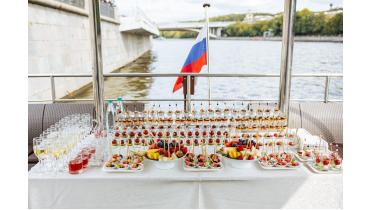 Выпускной на теплоходе с  банкетом  от 3000 р.
