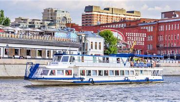 Теплоход Августина