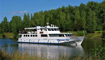 Теплоход Барс