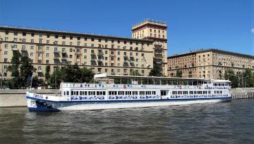 Теплоход Гжель