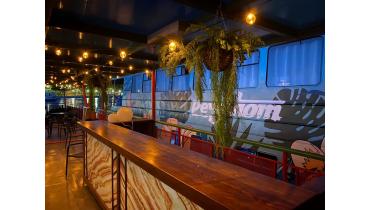 Выпускной на теплоходе с  банкетом и развлекательной программой от 11 000 руб