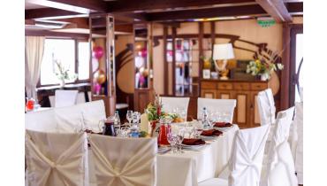 Теплоход на 70 человек