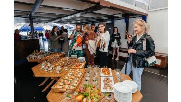 Классический Выпускной 2022 на теплоходе с банкетом