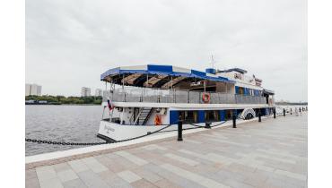 Теплоход на 150 человек Теплоход на 150 человек