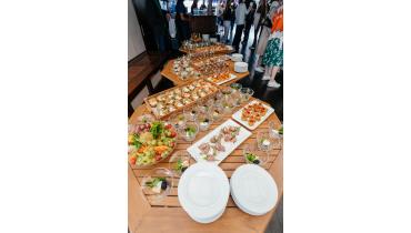 Выпускной на теплоходе с  банкетом  от 3000 р. Выпускной на теплоходе с  банкетом  от 3000 р.