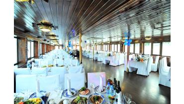 Яхта Рэдиссон стандарт