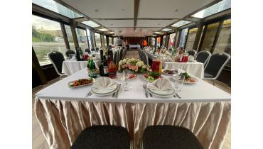 Выпускной на теплоходе с  банкетом и развлекательной программой от 11 000 руб