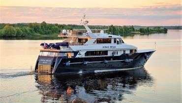 Яхта Новая Звезда