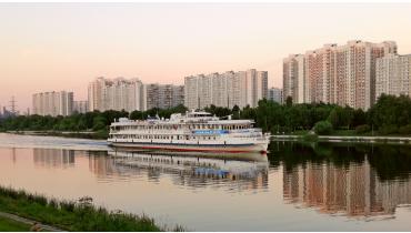 Теплоход на 100 человек