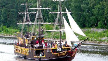 теплоход Кастор 1