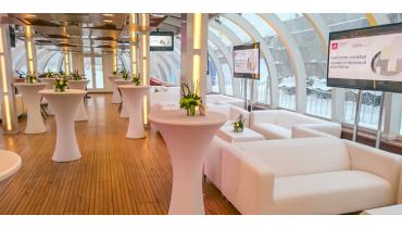 Аренда теплохода зимой