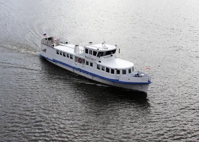 Теплоход Флибустьер