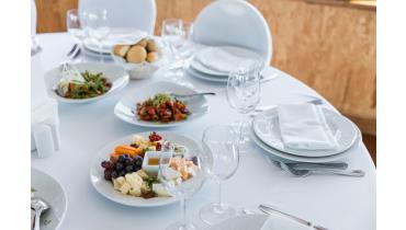 Выпускной на теплоходе с  банкетом и развлекательной программой от 17 500 р.