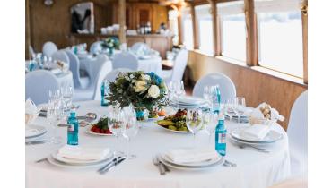 Теплоход на 10 человек Теплоход на 10 человек