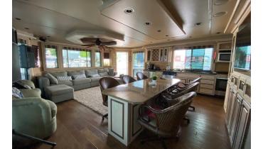 Выпускной на теплоходе с  банкетом и развлекательной программой от 17 500 р.