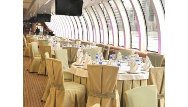 Теплоход на 200 человек