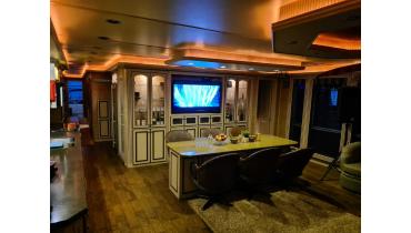 Выпускной — River SHOW 2026 на теплоходе «Анна Каренина»