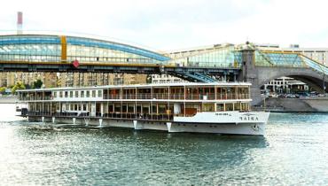 Теплоход Чайка