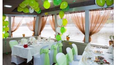 Теплоход на 10 человек Теплоход на 10 человек