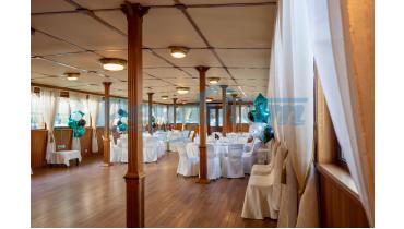 Выпускной на теплоходе с  банкетом и развлекательной программой от 11 000 руб