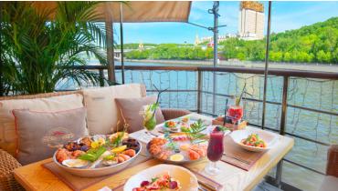 Теплоход на 70 человек