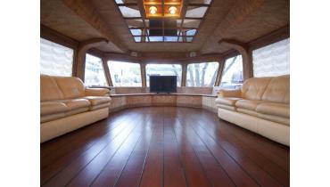 Теплоход на 50 человек