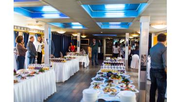 Классический Выпускной 2022 на теплоходе с банкетом