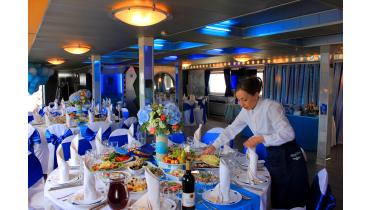 Теплоход на 200 человек