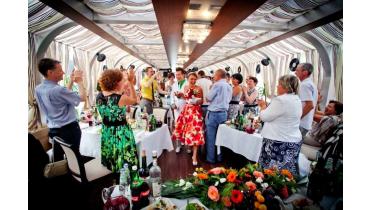 Теплоход на 70 человек