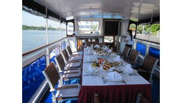 Яхта Sunseeker 44 Яхта Sunseeker 44